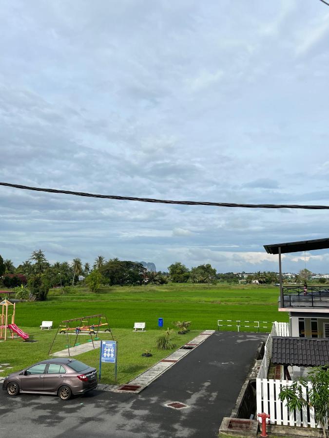 Noor Homestay Paddy View Kangar Exterior foto